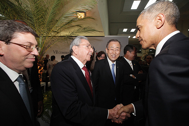 Obama e Castro: aperto de mão histórico