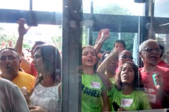 Manifestantes fazem protesto durante visita de Eduardo Cunha a Natal, mas o debate houve