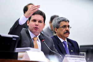 COM DINHEIRO PÚBLICO: Hugo Motta paga R$ 31 mil à empresa de Brasília para divulgar sua atuação parlamentar