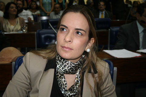 DEBATE DA SECA: Daniella Ribeiro cede presidência de sessão com ministro a Jeová Campos