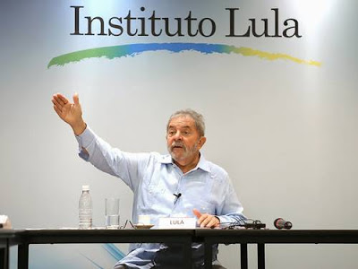 ESTÁ CHEGANDO LÁ ? Investigada deu R$ 3 milhões ao Instituto Lula
