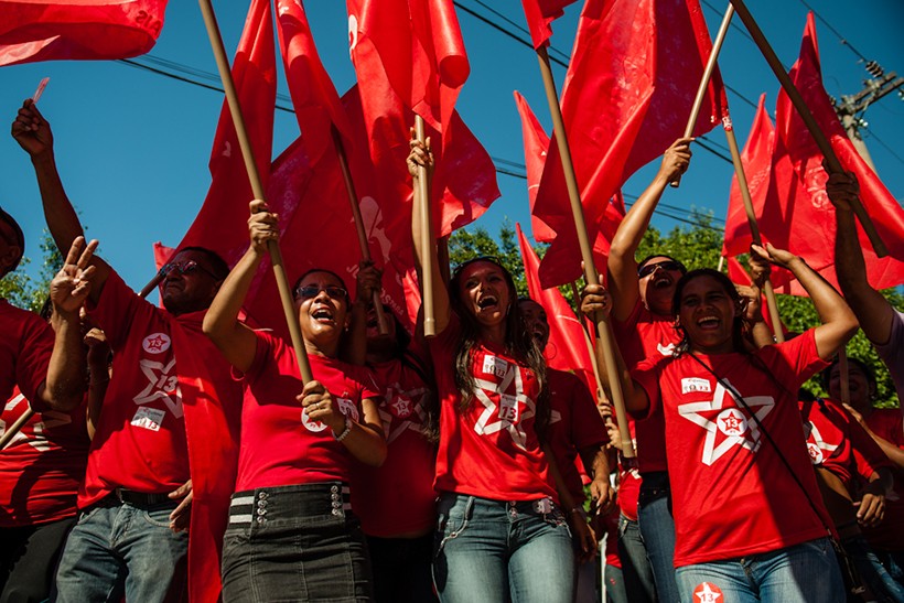 Maioria das teses do PT para Congresso do partido critica governo Dilma