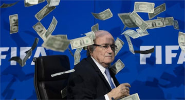 VEJA O VÍDEO- Fifa define e nova eleição presidencial: manifestante invade coletiva e atira dinheiro em Joseph Blatter