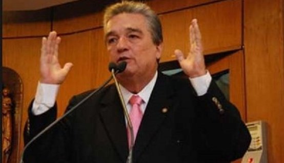 Milanez chama encontro do PMDB de farsa e diz que se Manoel Júnior não sair do partido ficará sem legenda