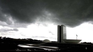 Mais nuvens negras sobre Brasília…..SENADO, CÂMARA E TCU NO FURACÃO !!!