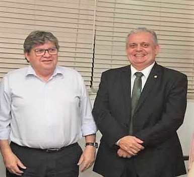 Com apoio de partidário de João Azevedo, oposição consegue 12ª assinatura e protocola CPI da Cruz Vermelha