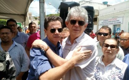 Atitude de Ana Cláudia é reveladora: Veneziano caiu na lábia de Lula e já rompeu com João Azevedo
