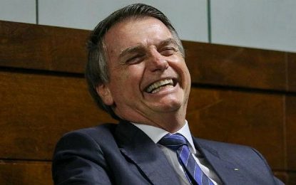 Bolsonaro sanciona lei que libera a candidatura de políticos que tiveram contas rejeitadas durante o exercício do mandato