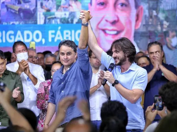 Com mais prefeitos que Pedro, Efraim Filho também vai exigir unidade da base tucana?