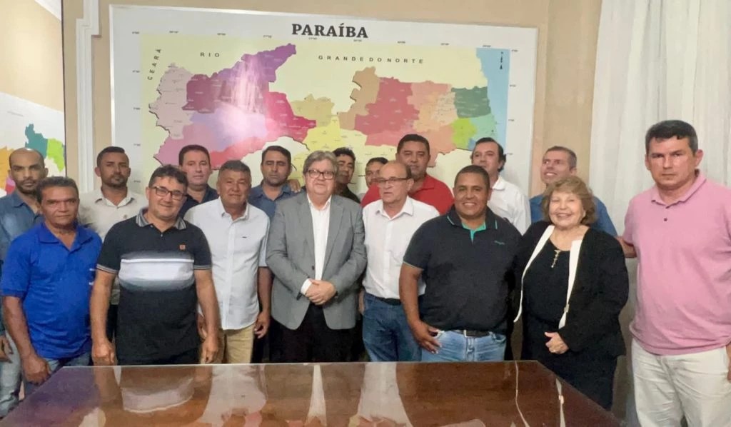 Prefeito do PSD e lideranças de Imaculada anunciam adesão coletiva à base do governador João Azevêdo.