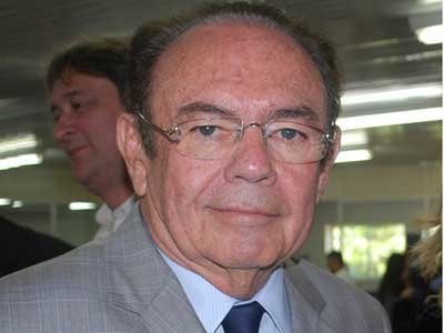 Ex-senador Ivandro Cunha Lima morre em Campina Grande, aos 92 anos