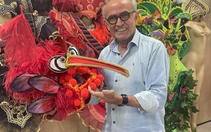 Cícero Lucena visita barracão da Dragões da Real e confere a valorização da cultura paraibana