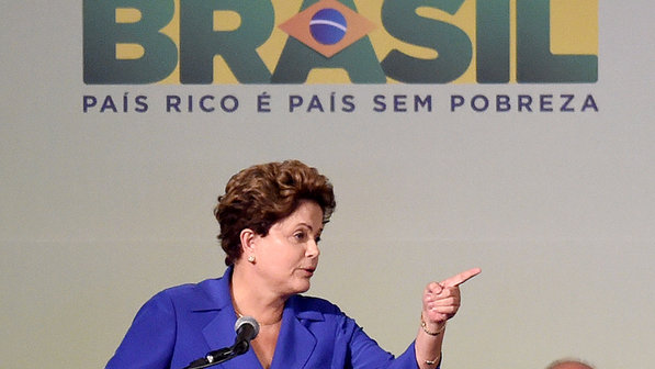 Dilma sanciona lei sobre fusão de partidos