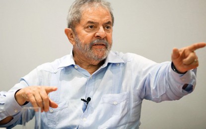 Lula diz que manifestantes ainda vão se ‘ajoelhar aos pés de Dilma’