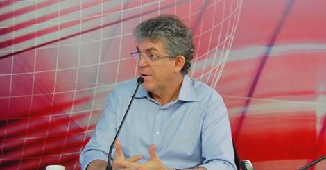 Governador critica Cássio e dispara: ‘Ele nunca apresentou projeto de convivência com a seca’