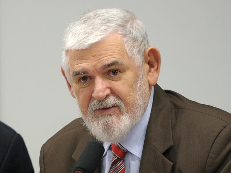 Luiz Couto destaca importância do Movimento em Defesa da Petrobras