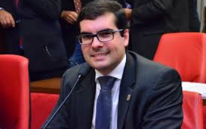 Lucas de Brito confirma convite do PSL e possibilidade de sair do DEM