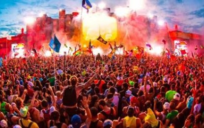 Corpo com pulseira do Tomorrowland é encontrado no lixo