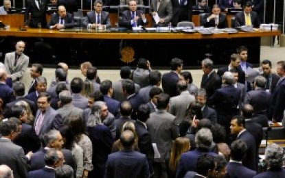 REFORMA POLÍTICA: Câmara mantém coligações em eleição para deputado e vereador