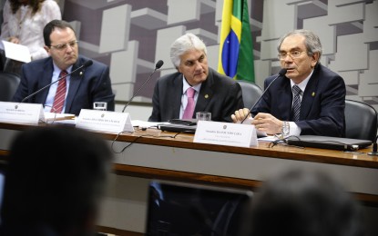 Raimundo Lira anuncia aprovação na CAE de projeto que exige cardápio em braile em restaurantes, bares e lanchonetes