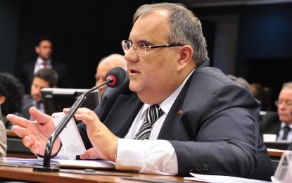 Rômulo Gouveia defende proposta que impede operadoras de interromper contratos