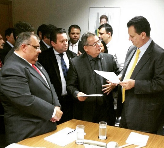 Rômulo leva 50 prefeitos, deputado e vereadores para encontro com Kassab