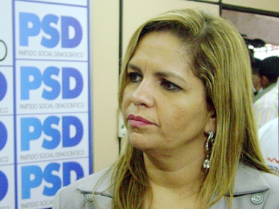 Durante entrevista: Vereadora defende calçadão no Bessa e discute com ambientalistas