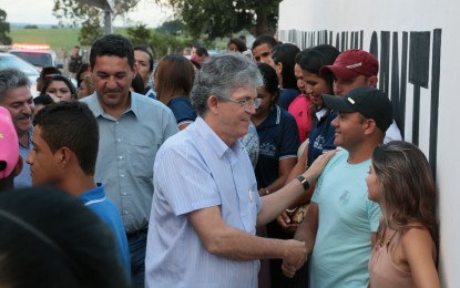 Ricardo entrega obras de reforma e ampliação de escola em São Miguel de Taipu