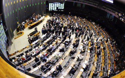 A minirreforma política da Câmara institucionalizou as doações ocultas