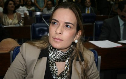 DEBATE DA SECA: Daniella Ribeiro cede presidência de sessão com ministro a Jeová Campos
