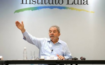 ESTÁ CHEGANDO LÁ ? Investigada deu R$ 3 milhões ao Instituto Lula