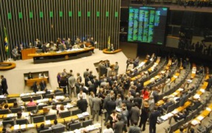 REFORMA POLÍTICA: Câmara aprova mandato de 5 anos e mantém voto obrigatório