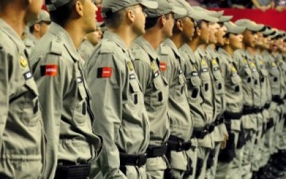 Ricardo autoriza promoção de 106 praças da Polícia Militar