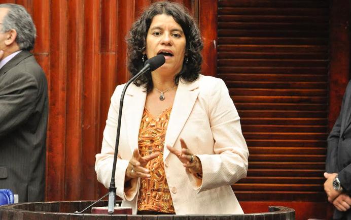 Estela lidera ranking de rejeição para retorno à ALPB de acordo com enquete do Correio Debate