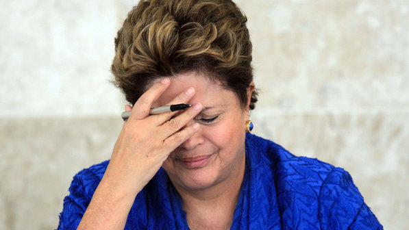 CONTINUA EM QUEDA: Avaliação negativa de Dilma sobe para 70,9%