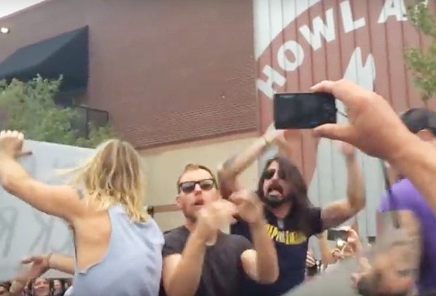 VEJA O VÍDEO: Foo Fighters interrompem protesto de grupo homofóbico nos EUA