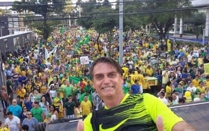 Quase em campanha antecipada, Bolsonaro participou da manifestação em Fortaleza