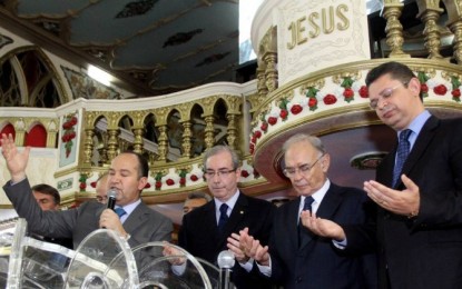 Para enfrentar denúncia, Cunha se ampara em grupo construído entre evangélicos