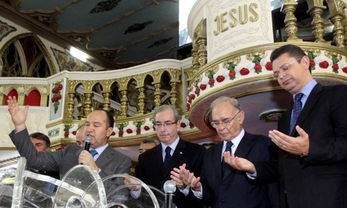 Para enfrentar denúncia, Cunha se ampara em grupo construído entre evangélicos
