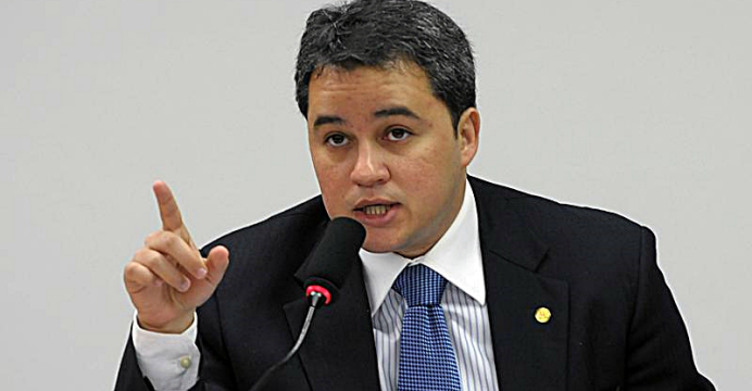 Deputados Junior Araújo e Taciano Diniz oficializam apoio ao nome de Efraim Filho rumo ao Senado