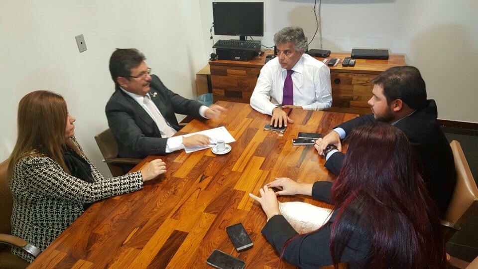 Em Brasília: Adriano Galdino discute interiorização da TV Assembleia da Paraíba
