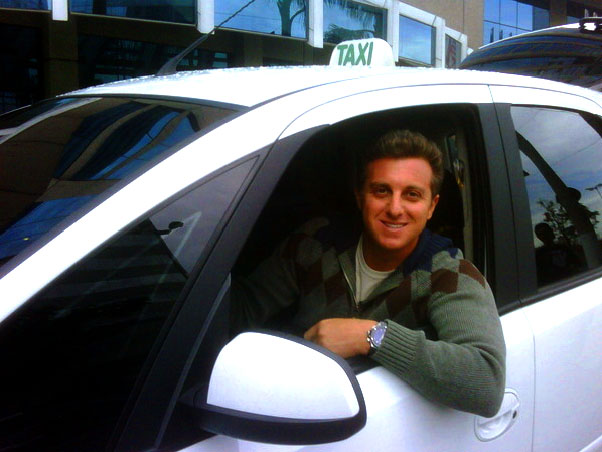 ‘Caldeirão’ deste sábado traz Luciano Huck como taxista em João Pessoa