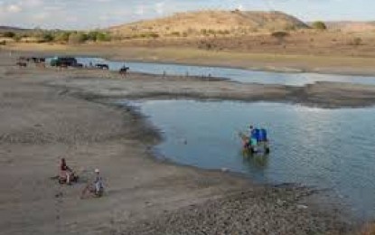 50 mil moradores em Cajazeiras enfrentam seca histórica do Açude Engenheiro Ávidos