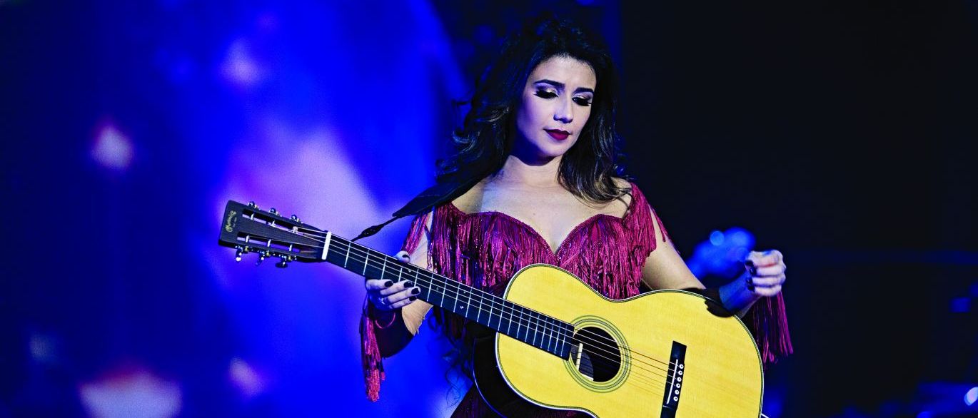 Show de Paula Fernandes vende apenas 120 ingressos e é cancelado