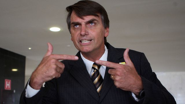 Bolsonaro sobre Dilma: “Espero que saia; infartada, com câncer, de qualquer jeito”