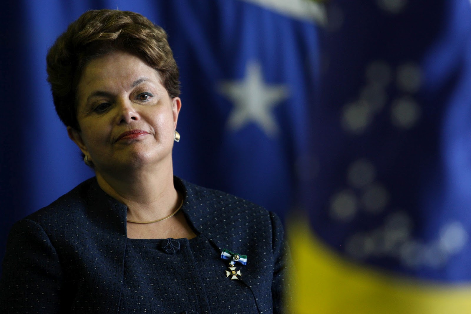 Dilma veta financiamento de empresas a campanhas