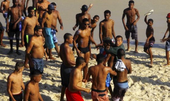 XICO SÁ: Relatos selvagens das praias cariocas