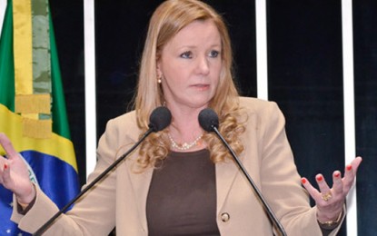 Senadora Vanessa Grazziotin (PS do B) sugere que salário de parlamentares sejam reduzidos