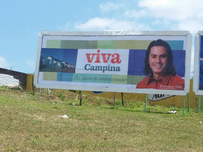 Veneziano inicia campanha em outdoors e usa slogan de Ricardo Coutinho em CG