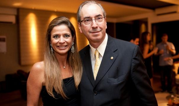 Esposa de Cunha torrou milhões por meio de cartões de crédito das contas secretas